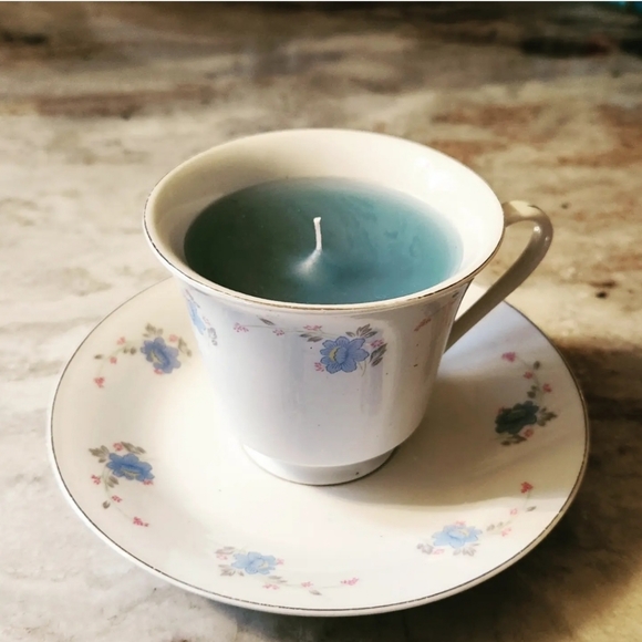 Artisan tea cup candles - Picture 3 of 3